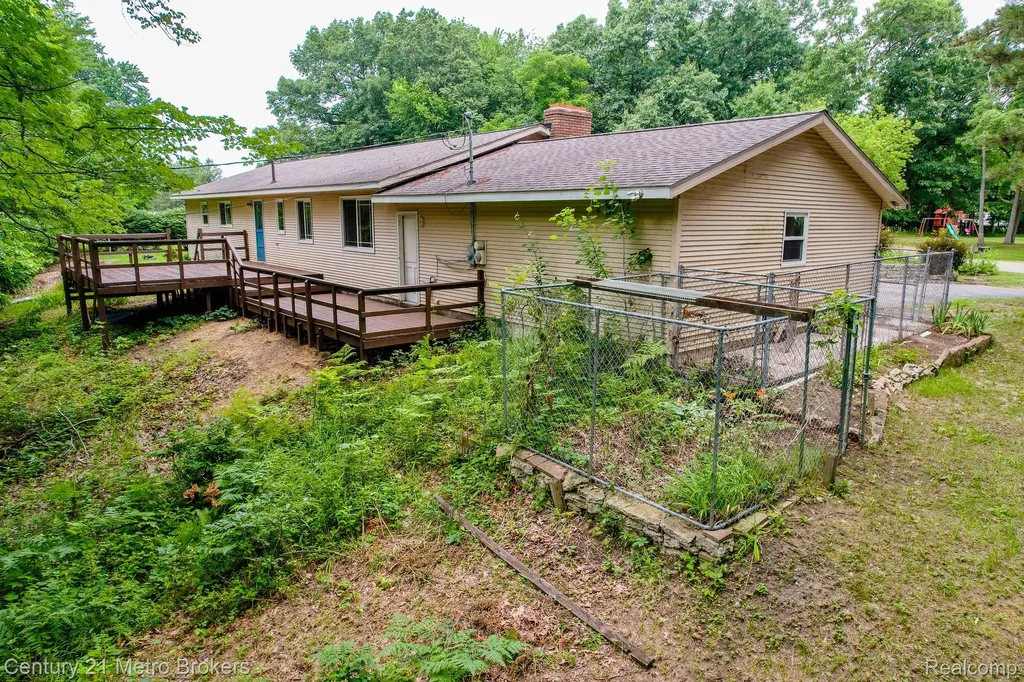 5262 Conifer Drive Oregon Township MI 48421