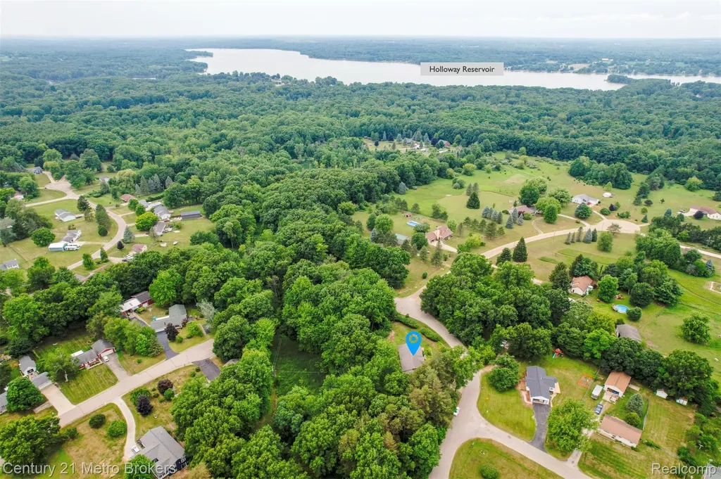 5262 Conifer Drive Oregon Township MI 48421