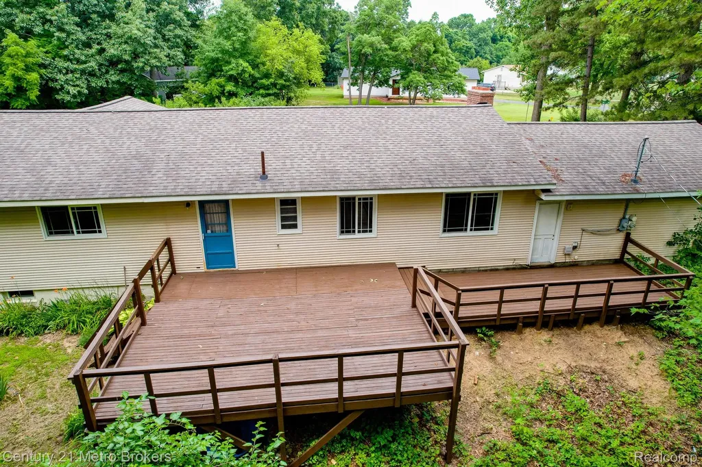 5262 Conifer Drive Oregon Township MI 48421