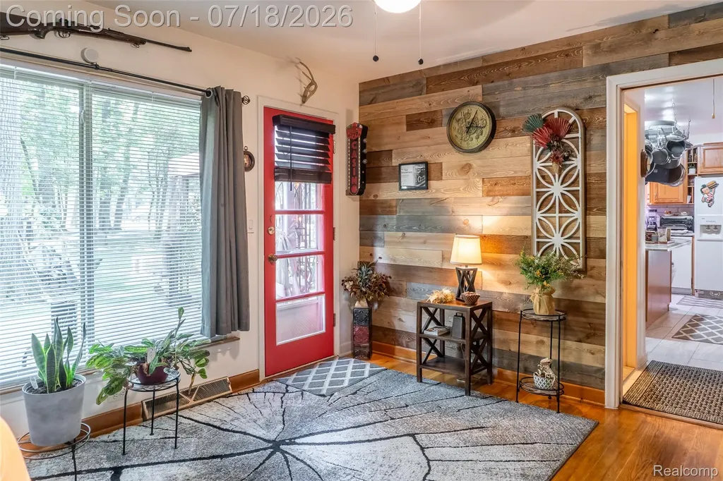 17751 Mayfield Street Livonia City MI 48152