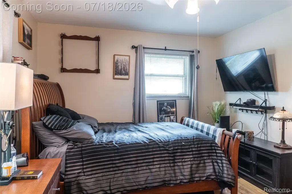 17751 Mayfield Street Livonia City MI 48152