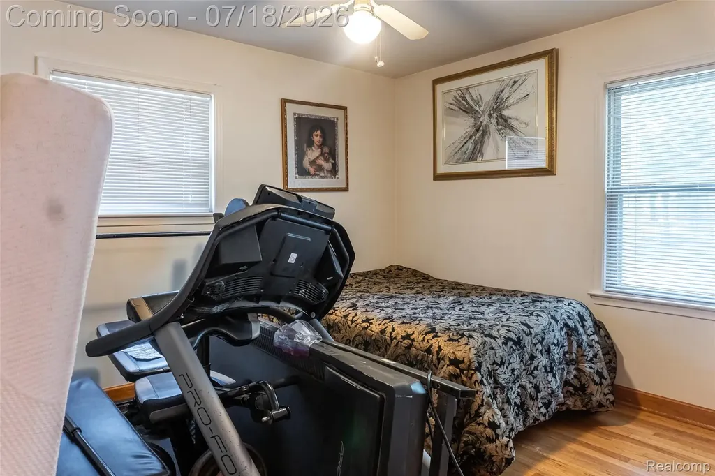 17751 Mayfield Street Livonia City MI 48152