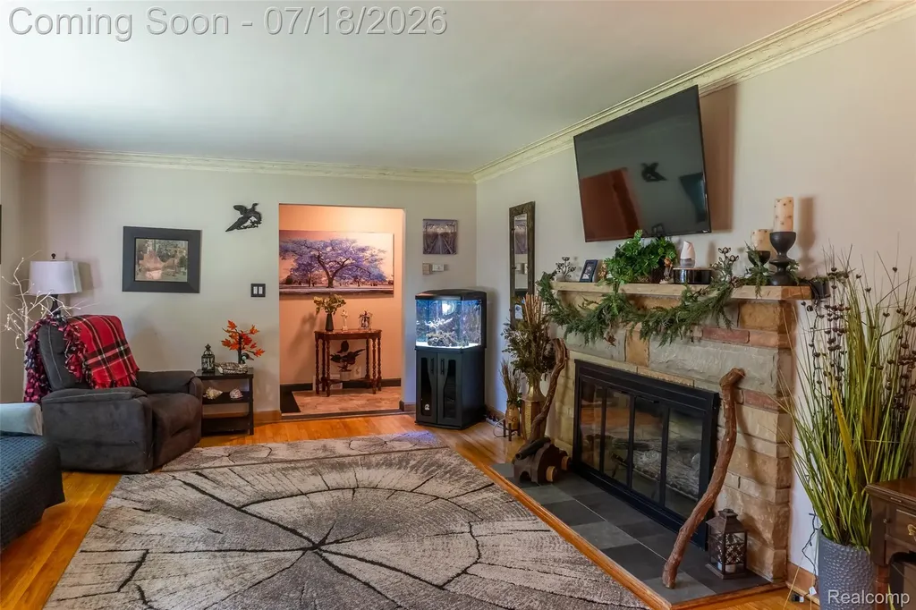 17751 Mayfield Street Livonia City MI 48152