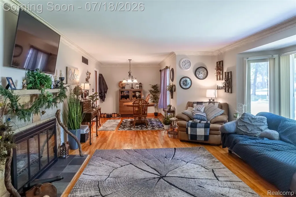 17751 Mayfield Street Livonia City MI 48152