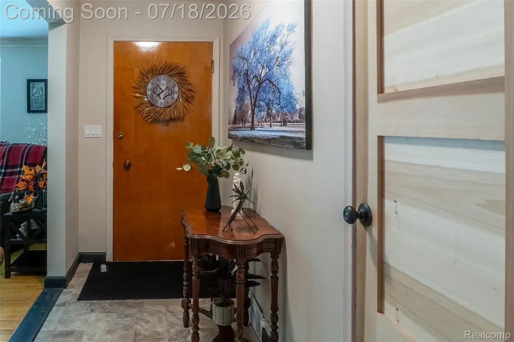 17751 Mayfield Street Livonia City MI 48152