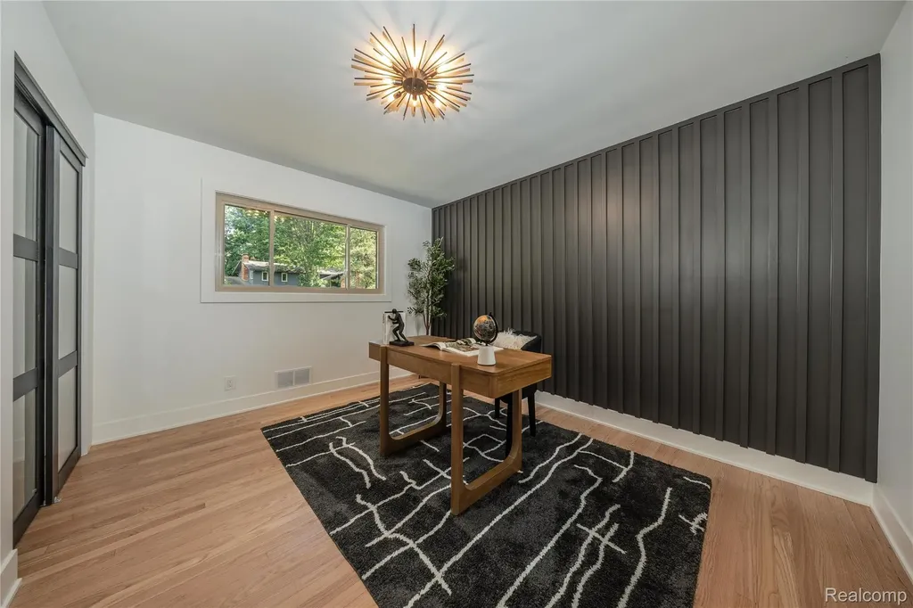 2129 Long Lake Shore Drive West Bloomfield Charter Township MI 48323