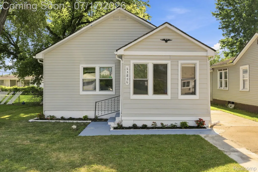 23826 Columbus Avenue Warren City MI 48089
