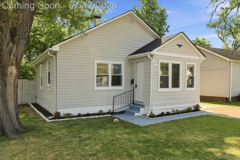23826 Columbus Avenue Warren City MI 48089