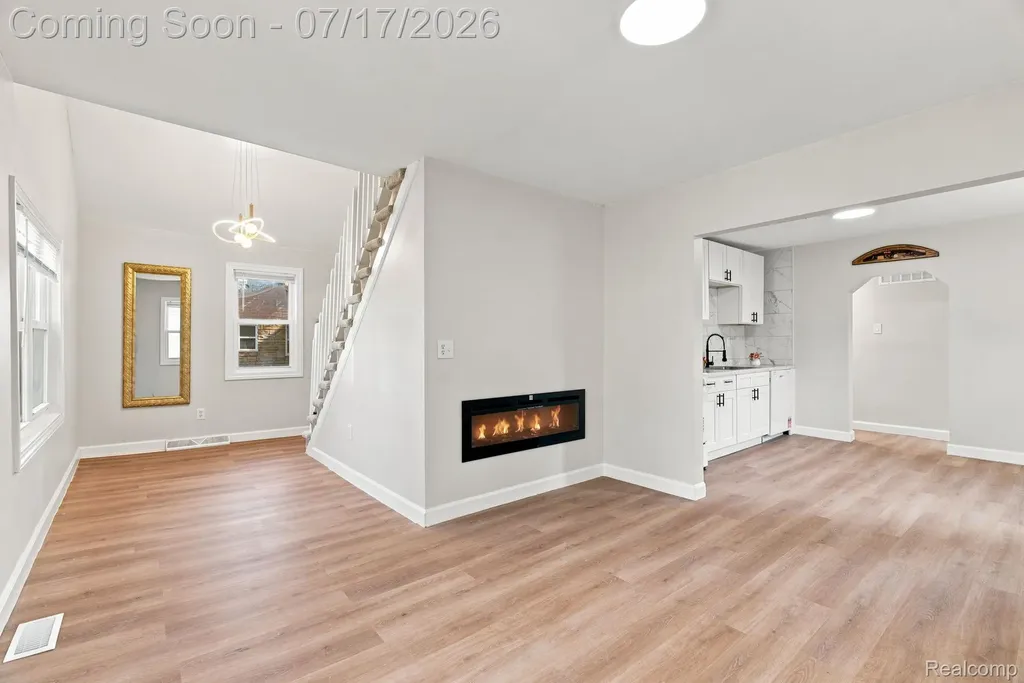23826 Columbus Avenue Warren City MI 48089