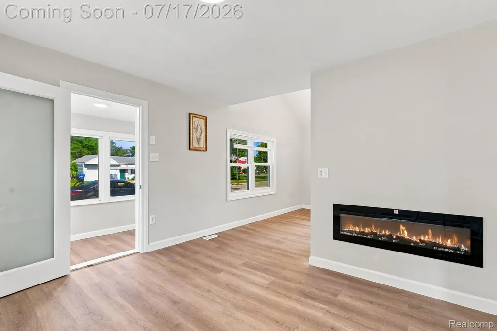 23826 Columbus Avenue Warren City MI 48089