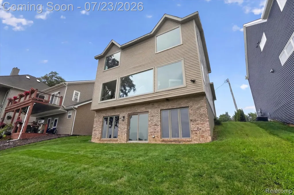 3429 Rolston Road Fenton Charter Township MI 48430