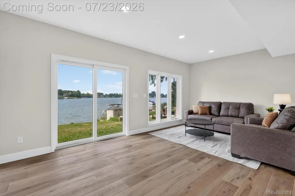 3429 Rolston Road Fenton Charter Township MI 48430