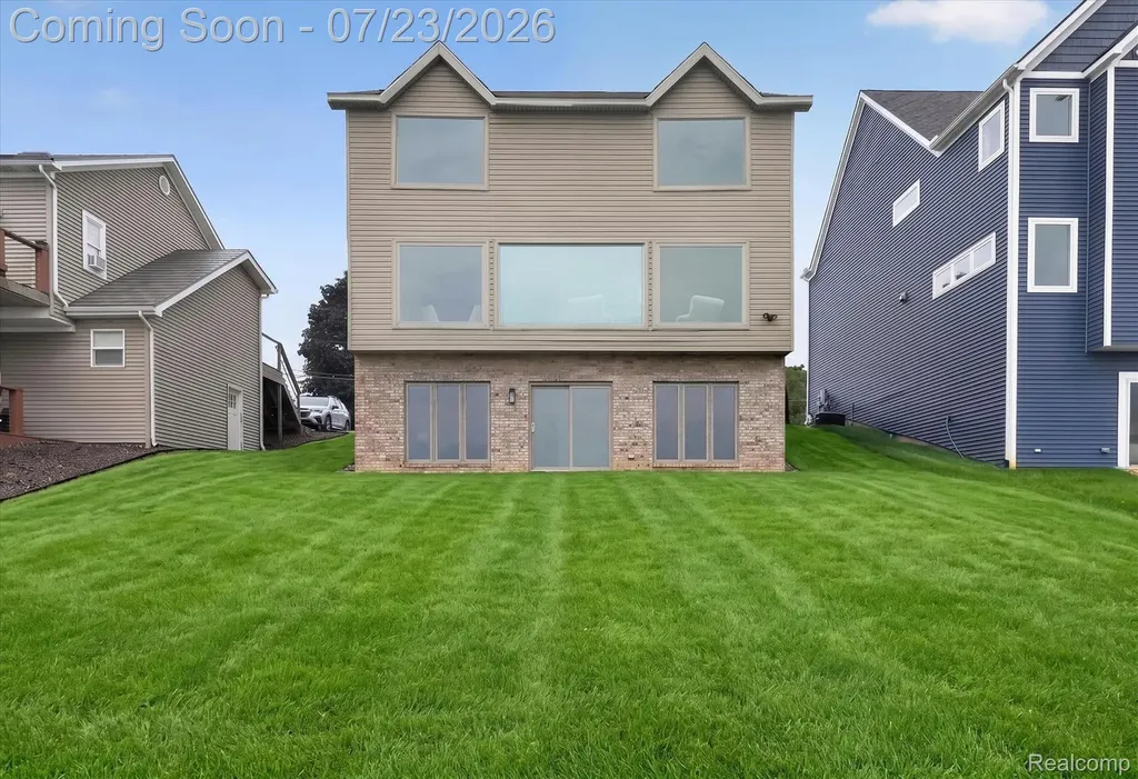 3429 Rolston Road Fenton Charter Township MI 48430