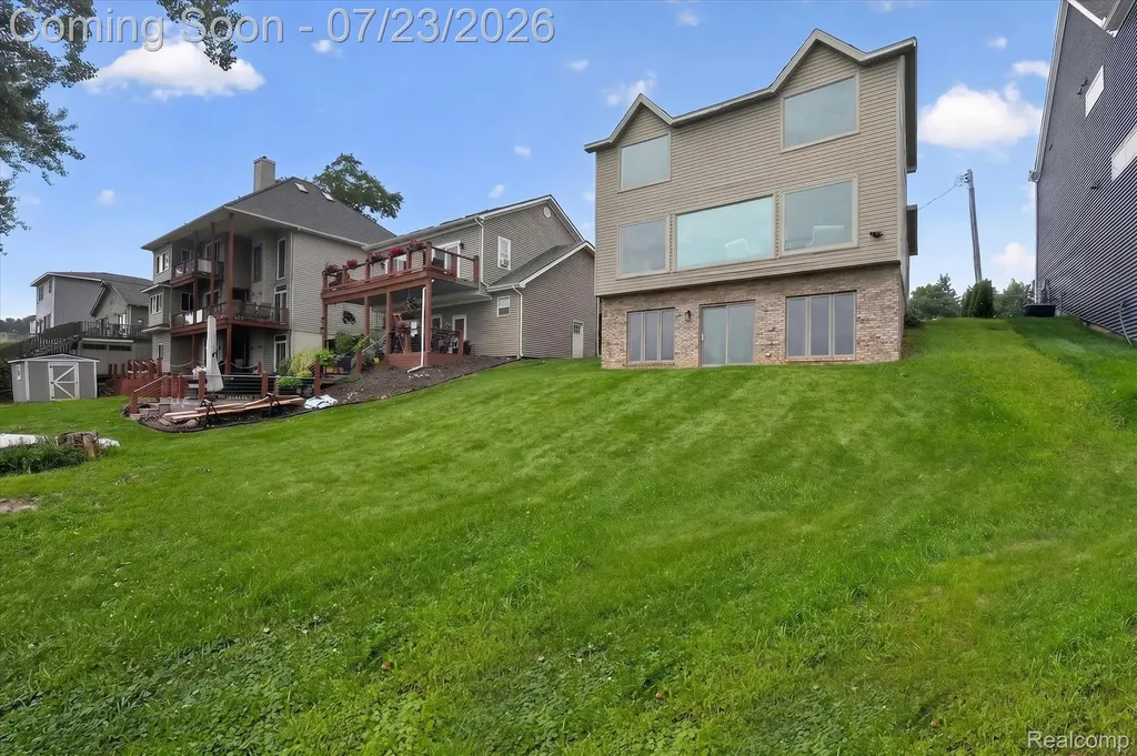 3429 Rolston Road Fenton Charter Township MI 48430