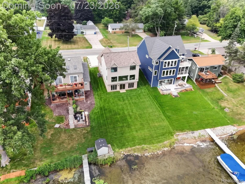3429 Rolston Road Fenton Charter Township MI 48430