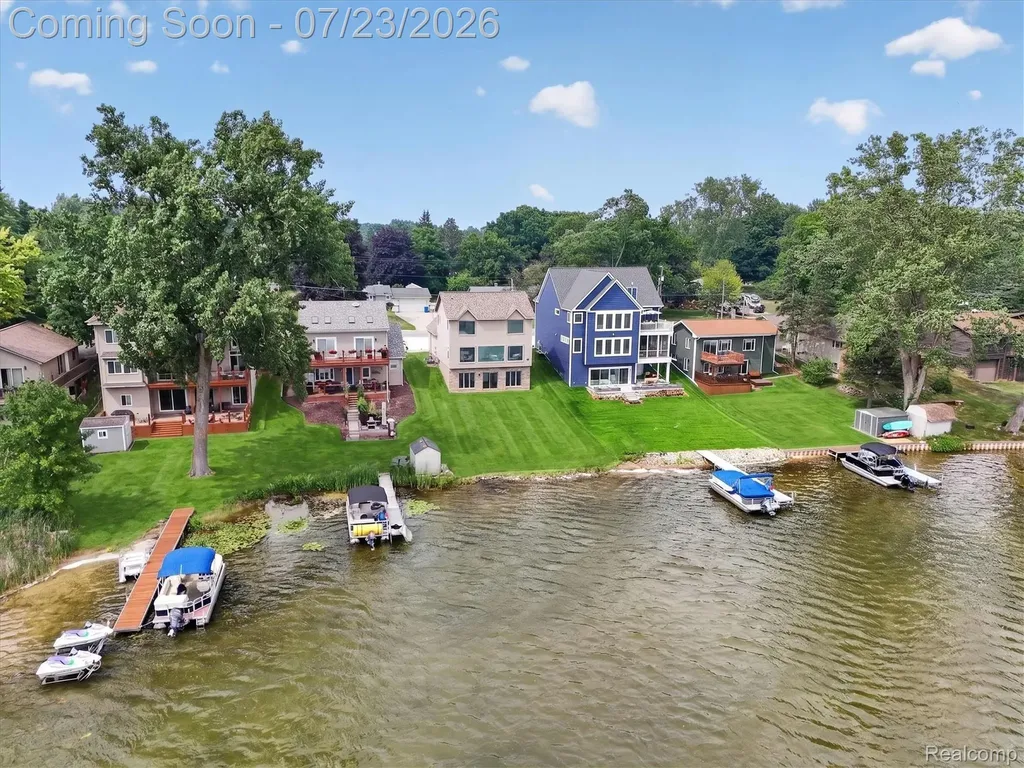 3429 Rolston Road Fenton Charter Township MI 48430