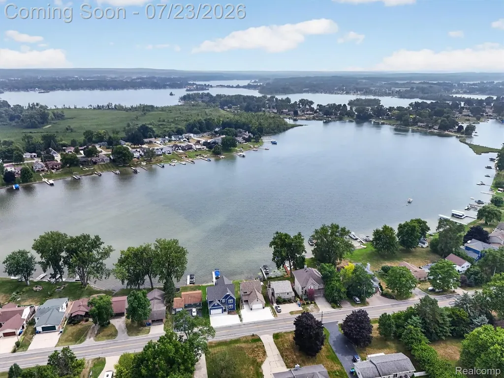 3429 Rolston Road Fenton Charter Township MI 48430