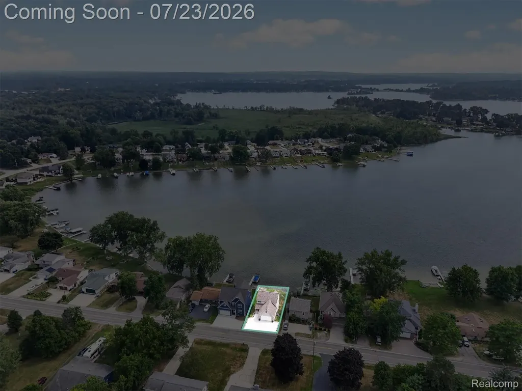 3429 Rolston Road Fenton Charter Township MI 48430