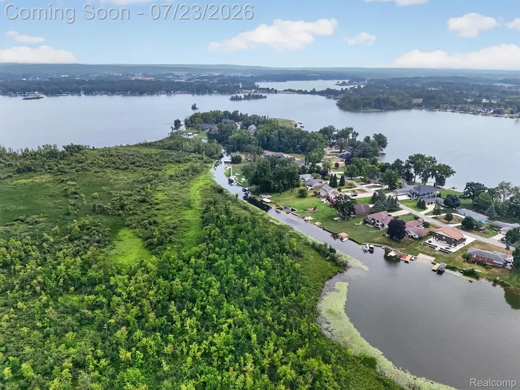 3429 Rolston Road Fenton Charter Township MI 48430
