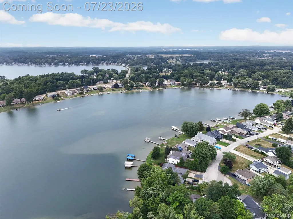 3429 Rolston Road Fenton Charter Township MI 48430