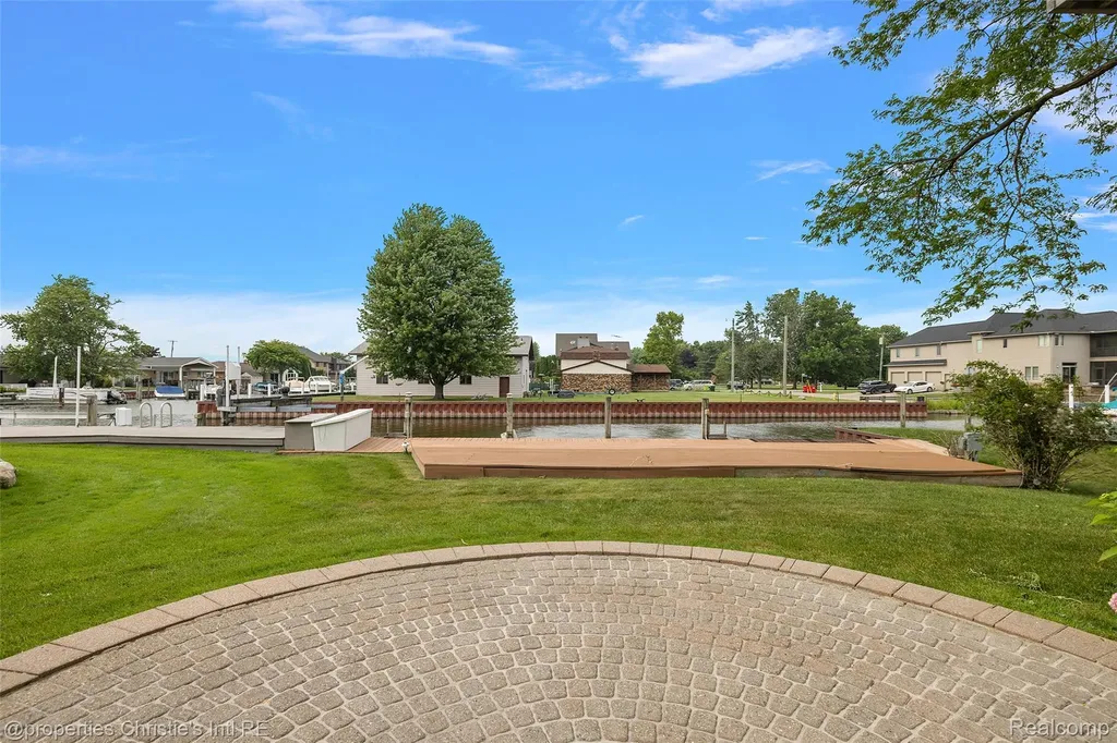 31975 Riverdale Street Harrison Charter Township MI 48045