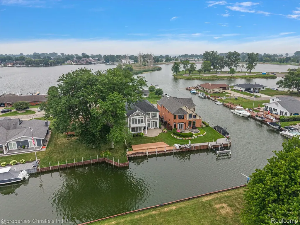 31975 Riverdale Street Harrison Charter Township MI 48045