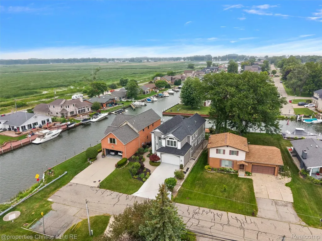 31975 Riverdale Street Harrison Charter Township MI 48045