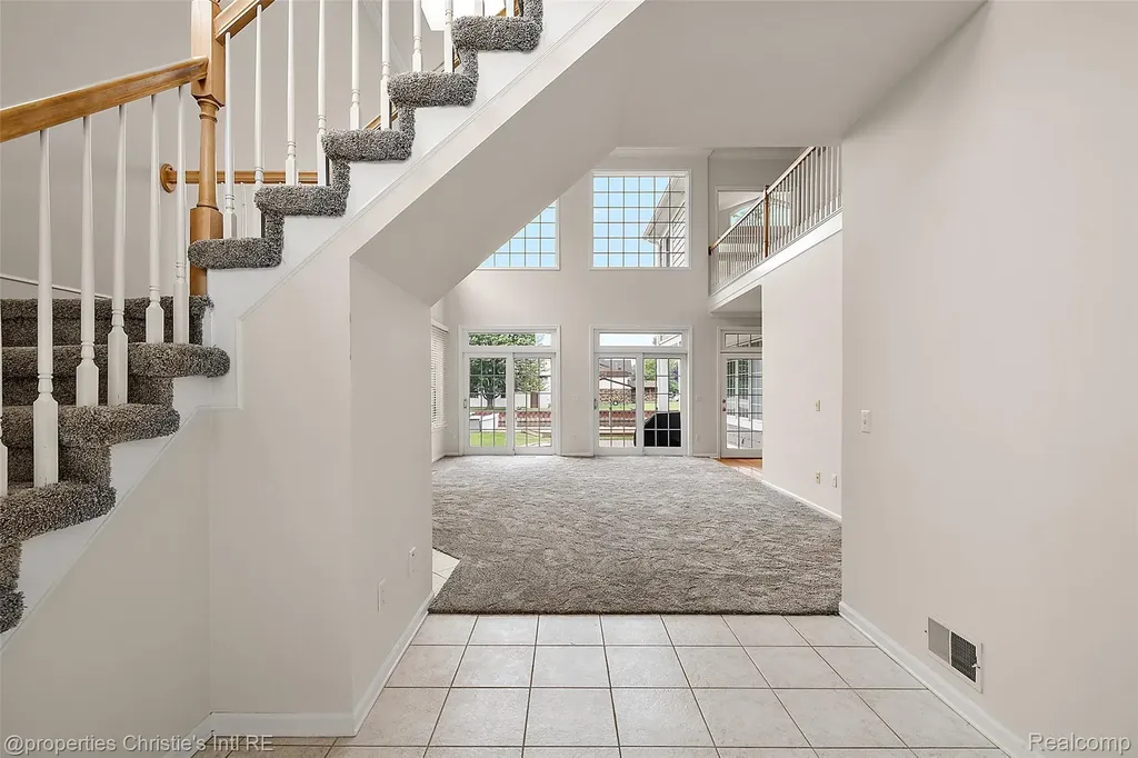 31975 Riverdale Street Harrison Charter Township MI 48045