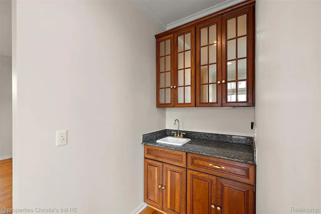 31975 Riverdale Street Harrison Charter Township MI 48045