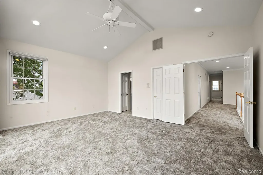 31975 Riverdale Street Harrison Charter Township MI 48045