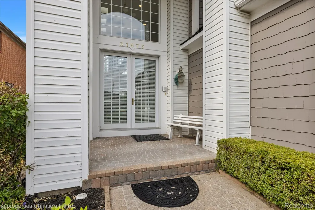 31975 Riverdale Street Harrison Charter Township MI 48045