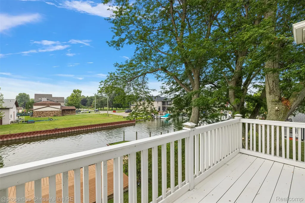 31975 Riverdale Street Harrison Charter Township MI 48045