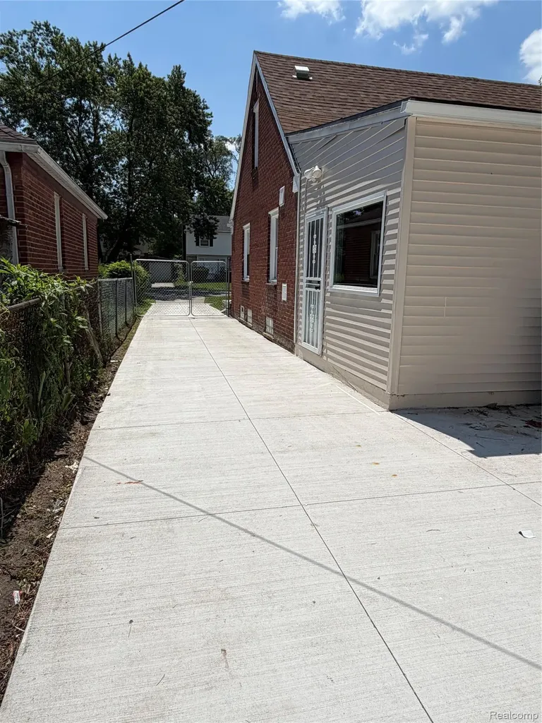 13118 Pembroke Avenue Detroit City MI 48235