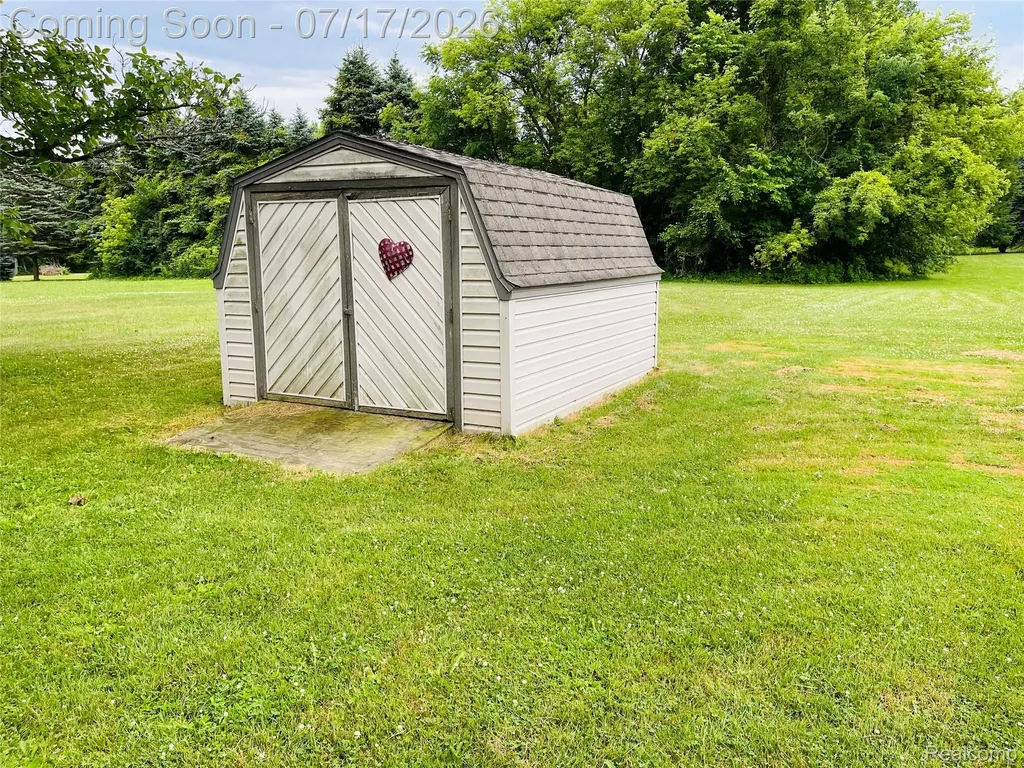 810 E Liberty Street Chesaning Village MI 48616