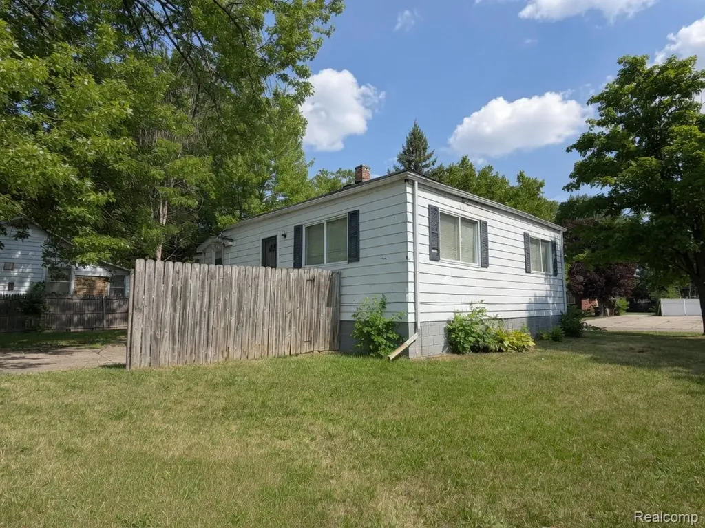 5629 Gateshead Street Detroit City MI 48236