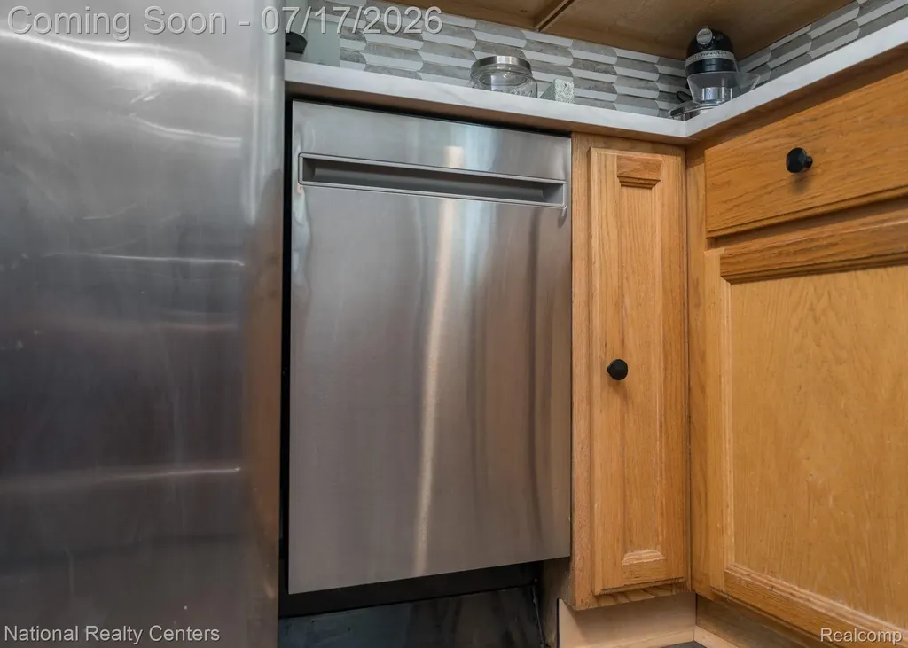 234 Arabelle Street Commerce Charter Township MI 48382
