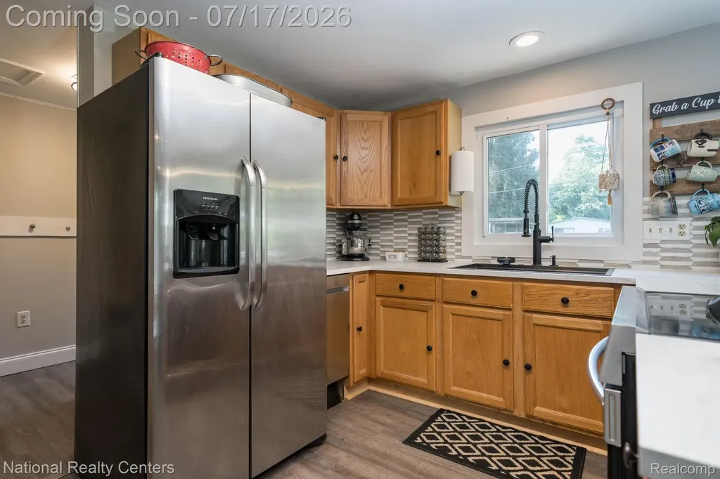 234 Arabelle Street Commerce Charter Township MI 48382