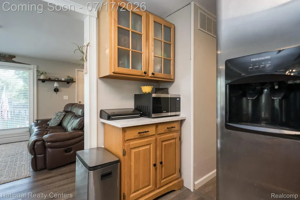 234 Arabelle Street Commerce Charter Township MI 48382