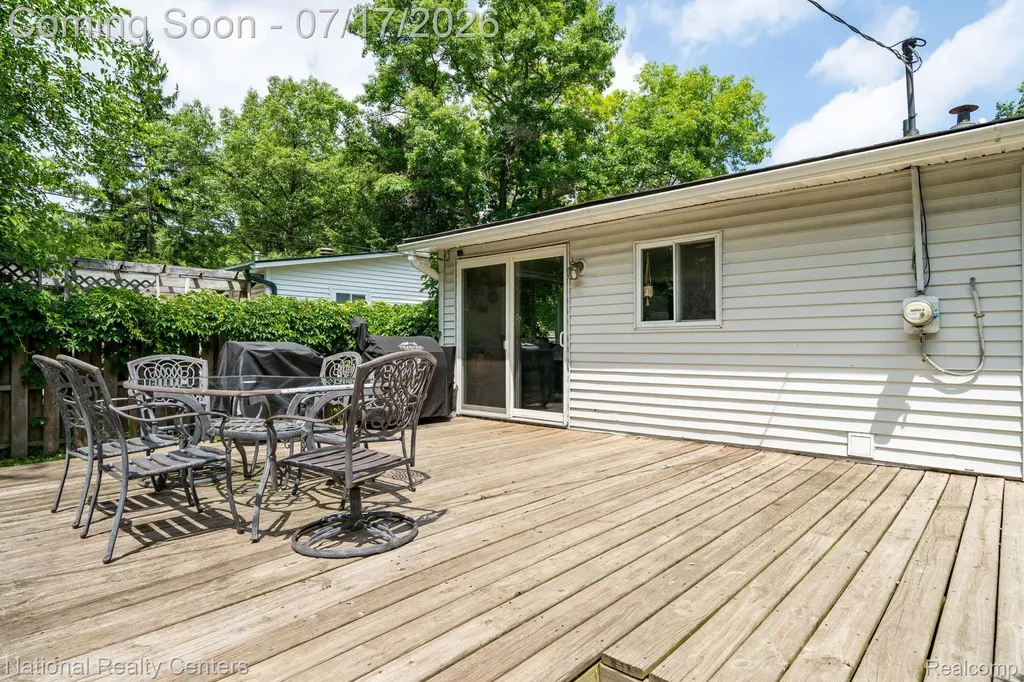 234 Arabelle Street Commerce Charter Township MI 48382