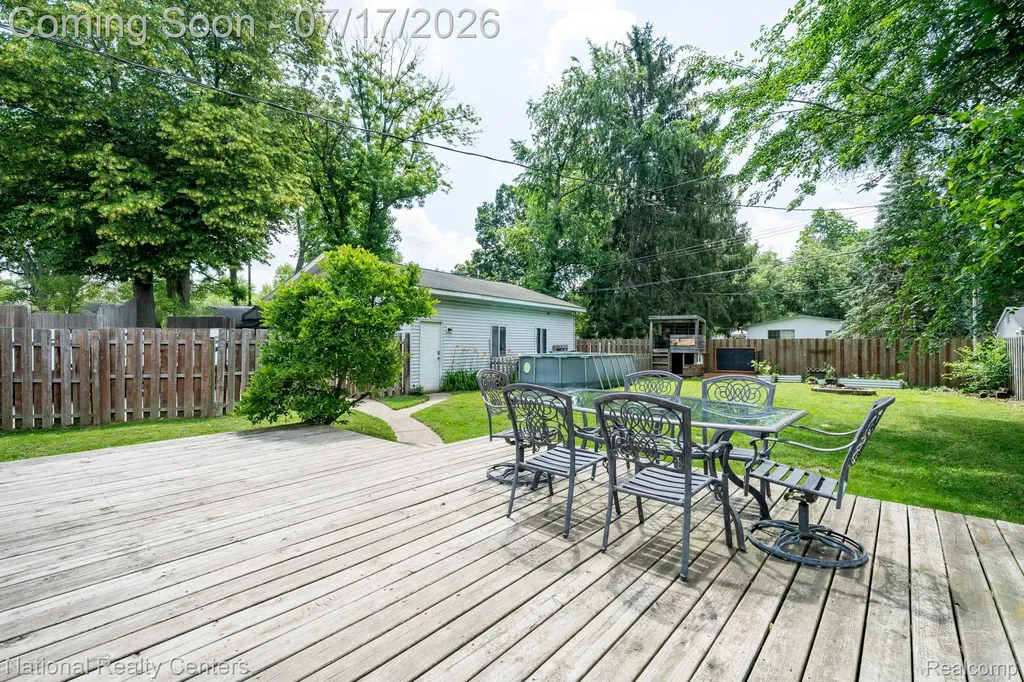 234 Arabelle Street Commerce Charter Township MI 48382