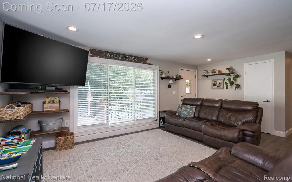 234 Arabelle Street Commerce Charter Township MI 48382