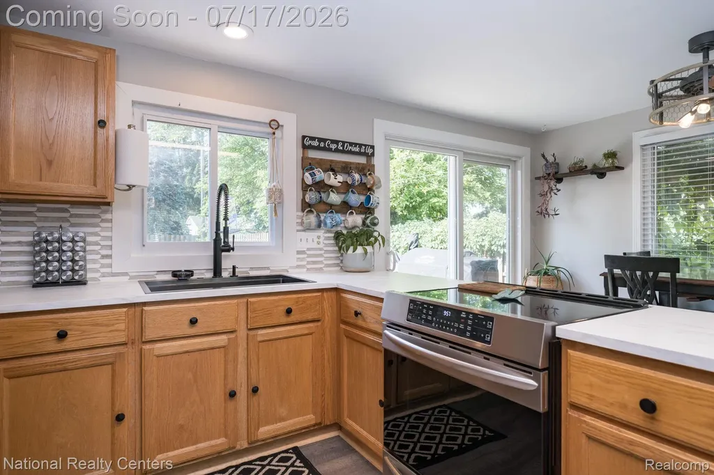 234 Arabelle Street Commerce Charter Township MI 48382