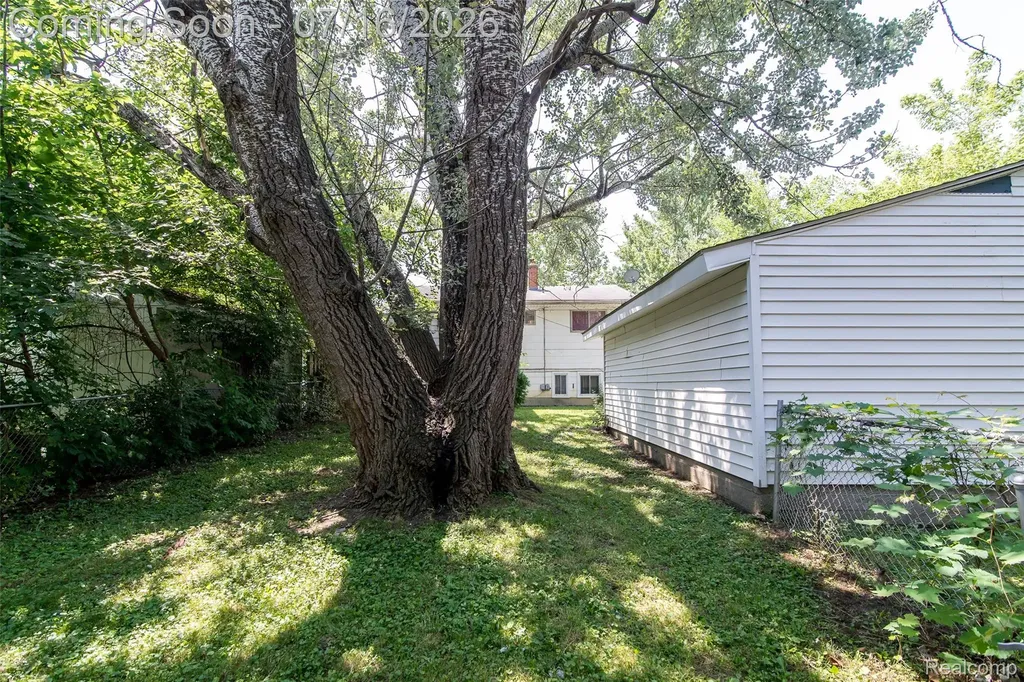 29456 Edward Drive Inkster City MI 48141