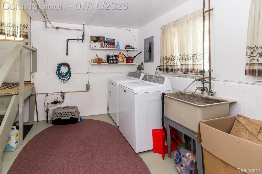 29456 Edward Drive Inkster City MI 48141