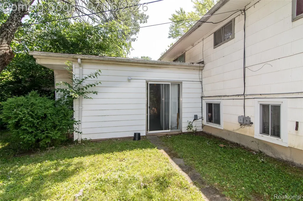 29456 Edward Drive Inkster City MI 48141