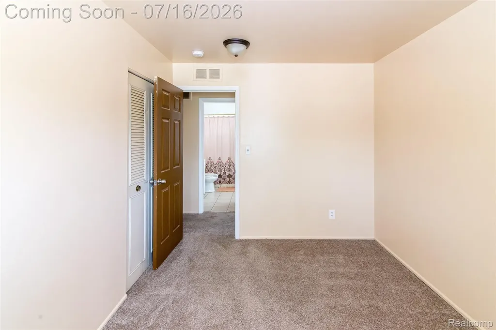 29456 Edward Drive Inkster City MI 48141
