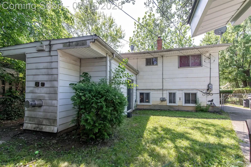 29456 Edward Drive Inkster City MI 48141