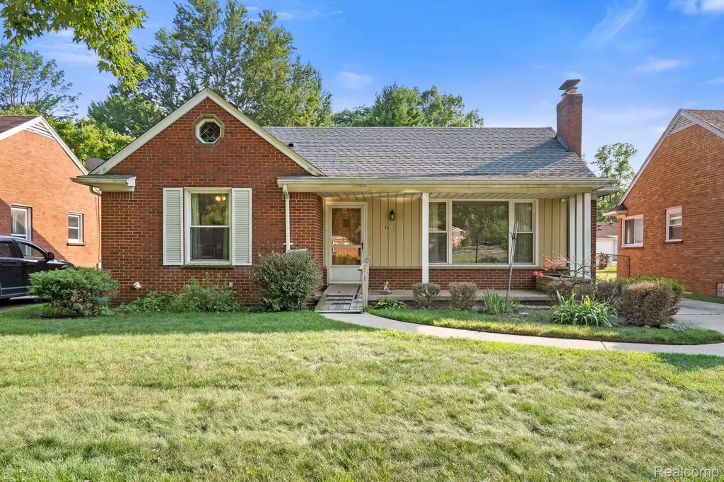 15615 Ryland Redford Charter Township MI 48239