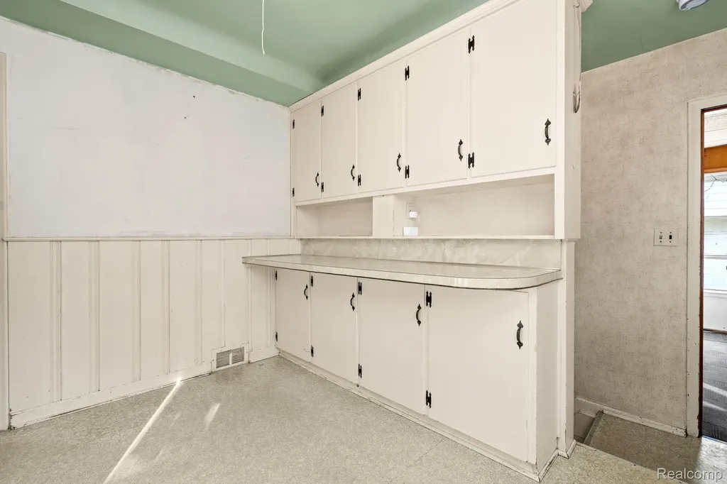 15615 Ryland Redford Charter Township MI 48239