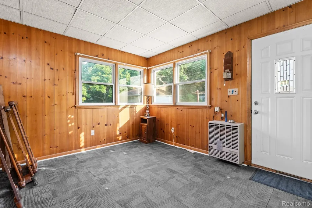 15615 Ryland Redford Charter Township MI 48239